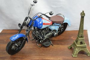 Jouet de voiture rétro en fer blanc pour moto avec drapeau américain, œuvre d'art classique fabriquée à la main, cadeau de fête d'anniversaire pour enfant, collection, décoration