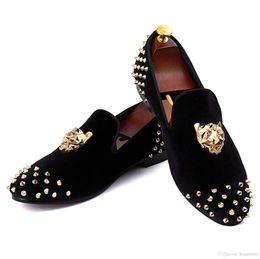 Chaussures plates harpelunde rivets noirs hommes en velours modes de boucle animale chaussures robes de boucle avec pointes.