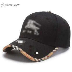 Sombrero Burbery Cap Caps Nuevo sombrero de béisbol de verano para mujeres y hombres Sombrero de lengua de pato Sombreros a cuadros con bolas Gorro Gorro Casquette Sombrero de cubo Sol de zorro blanco de lujo para gorro 3131