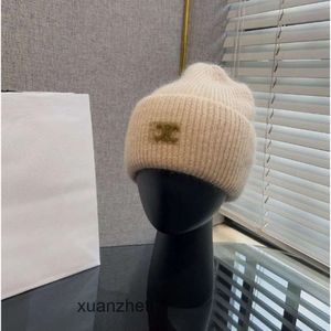 Chapeau chapeau femmes C Celi chapeau Beanie hommes Designer Bucket Chapeaux laine Chapeaux pêcheur mode hommes Arc chapeau unisexe tricoté chapeau cadeau de Noël Nouvel An gif4 D8TU