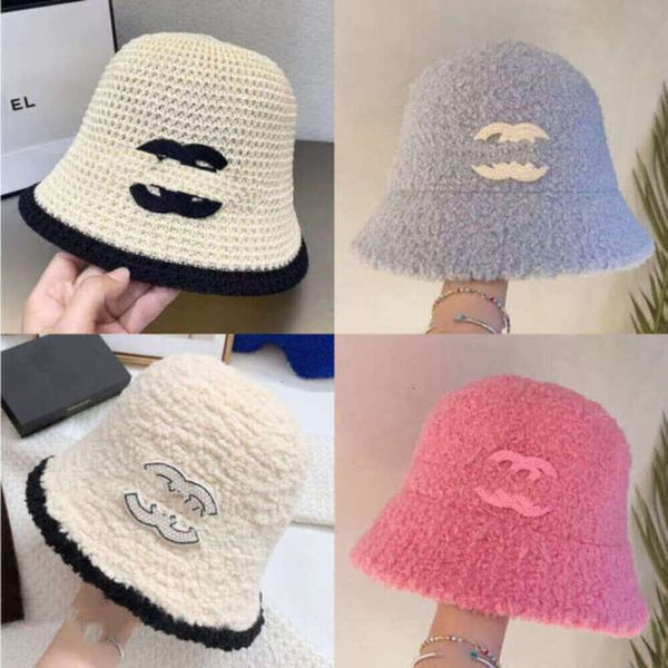 Chapeau d'hiver Designer Bucket Beanie Chapeaux Marque CH Chaud Curlywigs Casquette Casquette Bonnet Femmes Casquettes Femme Lettre CC Bord Parasol Fille Cachemire Couvre-chef Z2I6