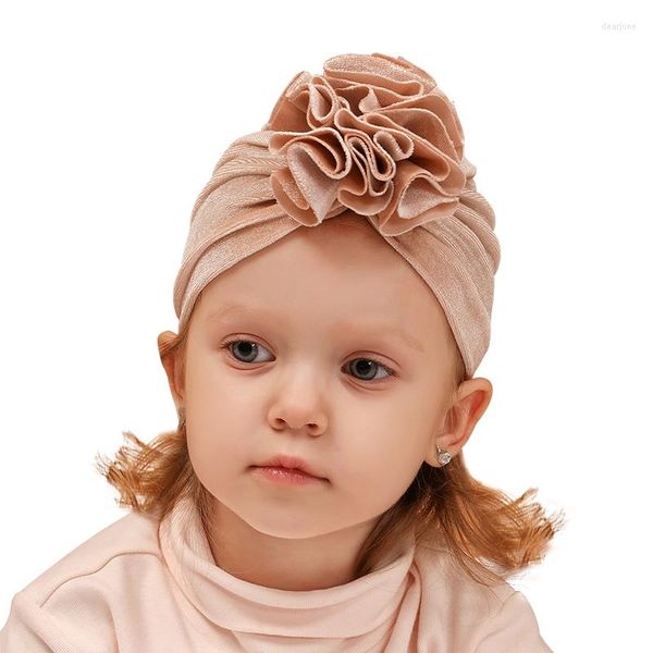 Sombreros 0-3Y Baby Girl Kids Beanie Flor plisada Infante Niño Cap Oro Terciopelo Pografía Props Cosas Otoño Invierno 2023