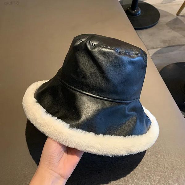 Chapeaux 2022 Automne Hiver Seau Chapeaux Femmes PU Cuir Panama Chapeau Épais Chaud En Peluche Pêcheur Casquette Noir Haut De Gamme Tout Match Bassin Chapeau Y2208