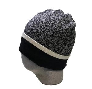 Chapeaux Casquettes Cloches LletterV Bonnet en tricot Bonnet tendance hiver respirant Bonnet en laine à carreaux brodé