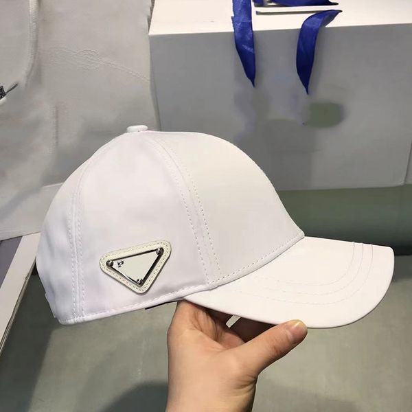 chapeaux pour hommes casquettes Chapeau de pêcheur de luxe polyvalent pour hommes en métal triangle inversé logo casquette unisexe mode camionneur chapeau casquette de soleil nouvelle ère casquette printemps automne casquette polyvalente