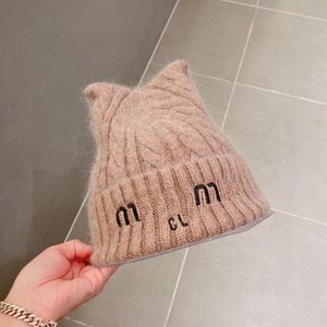 Chapeaux pour hommes Designer Chapeau Femmes Nouveau Chapeau de laine tricotée Chapeau de laine d'oreille de chat 50% laine % 50% Bonnets de cheveux de lapin x9oi #