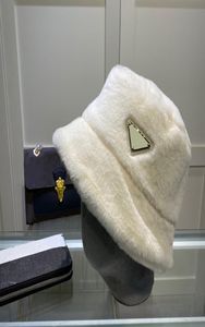 hoeden Luxurys ontwerpers dames vissershoed Wollen pet effen kleur Stijlvolle en veelzijdige randloze pet grote dakrand passend trend winter a3472040