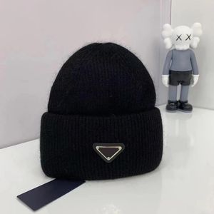 Hoeden Sjaals Sets Muts/Skull Caps Luxe mutsen Gebreide muts Dames Designer Mode Beanie Cap Heren Herfst Winter Caps Casual Skull Caps motorkap Driehoekige letter