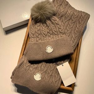 Hoeden Sjaals Sets Mode grijze wollen trend hoeden sjaalset luxe sacoche hoeden heren- en damesmode designer sjaal kasjmier sjaals handschoenen geschikt voor de winter