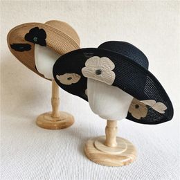 Chapeaux Femmes Vintage Fleurs vintage polyvalents Paille pliable tissage Soleil Combe Hat Hepburn Vent pêcheur Hat de pêche 240428
