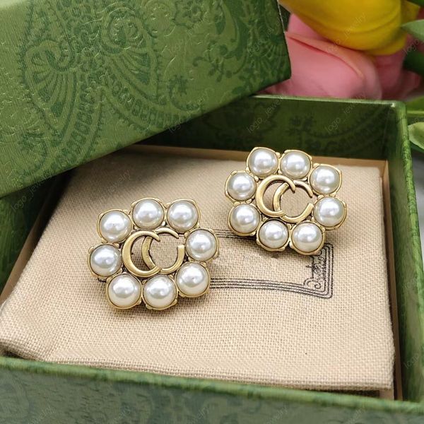 Tener sellos Pendientes con forma de letra de perla Oro de 14 quilates Latón vintage Joyería de diseño de lujo para fiestas de bodas de mujeres Regalos de aniversario
