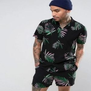 Hawaiian Beach Flower Shirt Short à manches courte hommes Men de vacances de mode décontractée en vrac short double ensemble de vêtements 240517