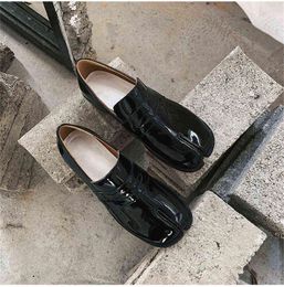 HBP Dres chaussure en cuir noir chaussures décontractées talon carré individuel bout fendu nouveau printemps mince femme