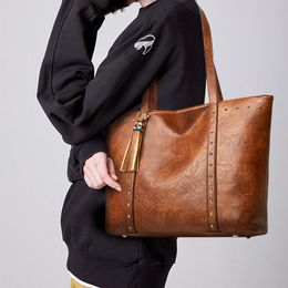 HBP Fashion Tote Bag Sac à main en plein air Haute capacité PU Sac pour femme de couleur unie