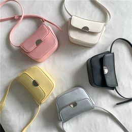 HBP Non-Brand 2024 Nueva Cerradura Simple Bandolera pequeña PU Bolso de diseñador de Cuero Moda Macaron Sobre Mini Bolsos de Hombro para Mujer