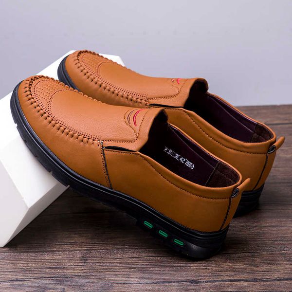 HBP Non-Brand Adit Nuevo estilo Hombre Zapatos de cuero Pu Venta caliente Precio al por mayor Slip-on Transpirable Ligero para hombres