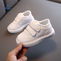 HBP Chaussures de sport pour enfants sans marque Filles Garçons Antidérapantes Baskets à fond souple Confortables Enfant en bas âge en plein air Casual Plat blanc