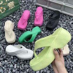 HBP No Brand China al aire libre Summer Mujer Playa Slipper Chanclas al por mayor Fábrica PVC barato Slim Flip Flip Wedding Wedding 36-41