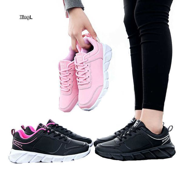 HBP Zapatos de patineta gruesos sin marca para mujeres Venta al por mayor Zapatos deportivos casuales populares para niñas Zapatos de cuero al aire libre de moda Caminar de viaje rosa