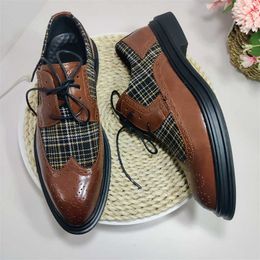 HBP Non-Marque Chic Brogue Oxfords Designers Confortables Vente Chaude Durable Beaux Hommes Chaussures Habillées En Cuir