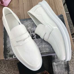 HBP Non-Marque Belles Chaussures Habillées En Cuir Blanc À Enfiler Bout Rond Hauteur Augmentant Hommes Penny Mocassins