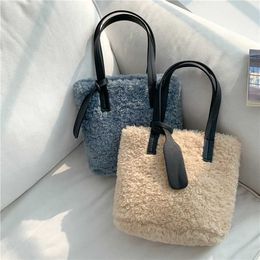 HBP Non-tout nouveau sac fourre-tout uni de luxe de haute qualité en peluche douce à la main simple belle petite fausse fourrure