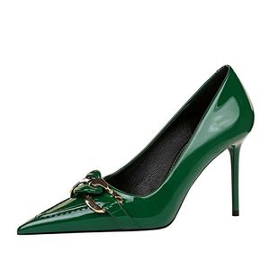 HBP Non-Brand Listo para Enviar Hebilla de cinturón de Metal Zapatos de tacón Puntiagudos para Mujer Tacones Verdes de Moda de Gran tamaño para Damas Elegantes