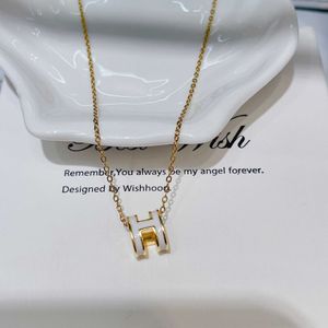 Hij ketting klassieke charm -ontwerpversie Letter 18k gouden hanger met ketting voor luxe mode met originele ketting tjhm