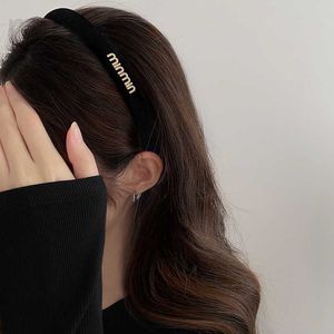 Hoofdbanden Designer Zomer high-end fluwelen haarband voor vrouwen met een hoog hoofd- en bovenste display-gezicht, klein wassend haar, anti-slip Koreaanse versie clip
