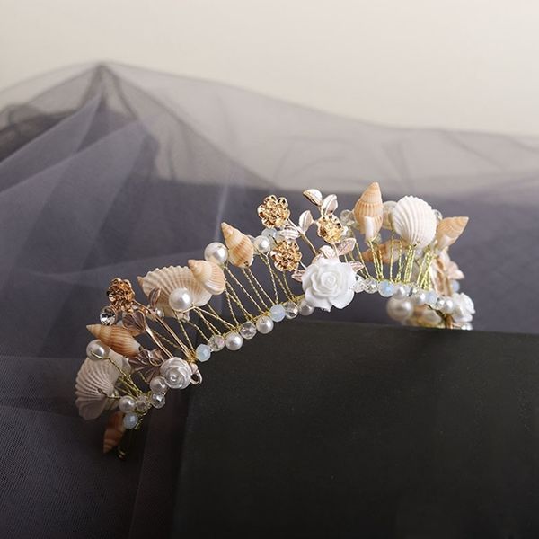 Diademas hechas a mano Pearl Shell Crown Mermaid Headwear para Nupcial Seashell Headwear Dama de honor Beach Wedding Accesorios para el cabello Regalos 230505