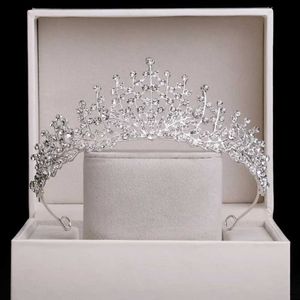 Bandons Vintage Colored Wedding Princess Elegant Baroque Hair Accessoires Crim Crim Crown Diamond Headspiece Bridal Q240506