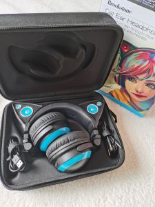 Auriculares Original Brookstone Axent Wear 1S Auriculares con Oreja de Gato Azul Estilo Cómics Dos Dimensiones LED Luminiscencia Auriculares para Juegos para niña