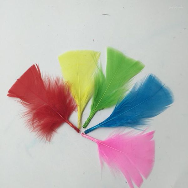 Coiffes 500 pcs/lote 4-9 cm multicolore plumes de plumes de dinde pour chapeaux robe de mariée accessoires de bricolage