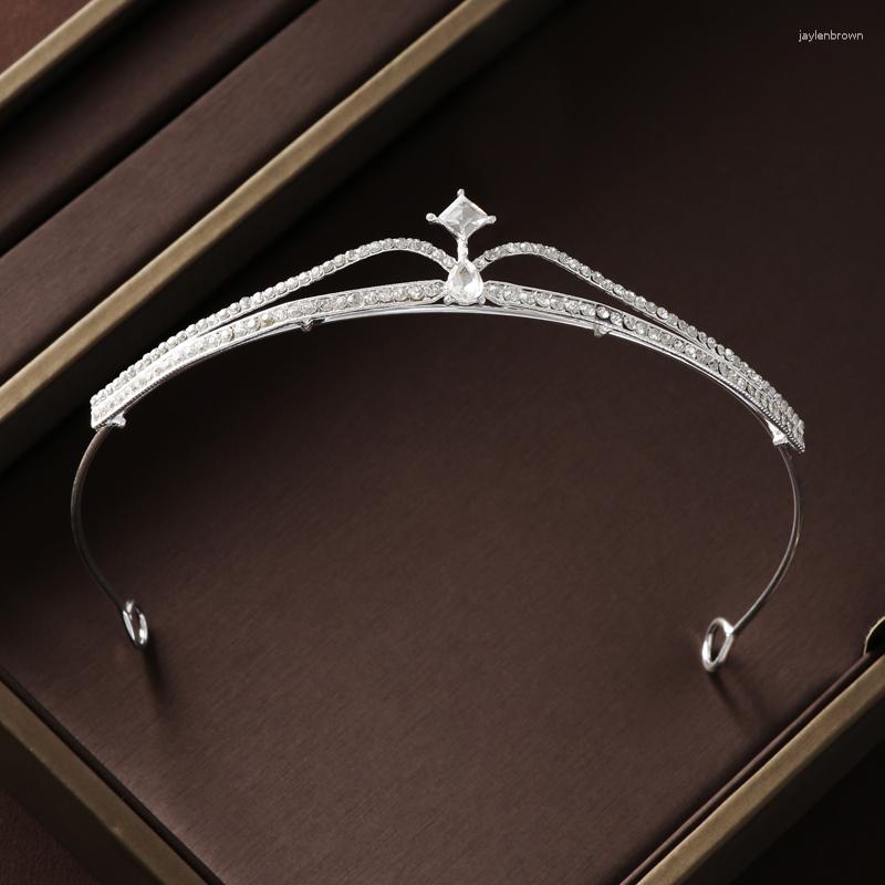 Tocados Una atmósfera breve de color plateado Tiara de boda de baile elegante noble y elegante para mujer