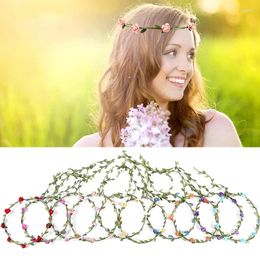 Coiffes Bridal Rose Flower Crown Band Band de mariage Headpiece Hair Band For Women Artificial Courondes Garland Bridesmaid Hoop Gift