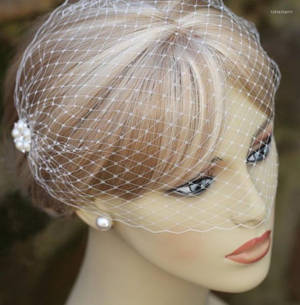 Coiffures chapeaux de mariage romantiques et fascinateurs pour femme fête blanc net perles perles visage voile dame mariée accessoires simples