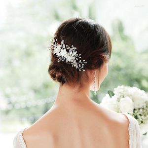 Coiffes la brosse à cheveux sur étagère ornements de fleurs en céramique faits à la main accessoires de voile de coiffure de mariée