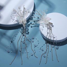 Coiffures de mariage coureurs de mariée une paire de papillons brillants et brillants pour les dames comme épingles à cheveux