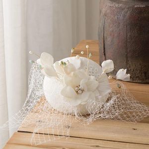 Coiffures mariage Fascinator chapeau pince à cheveux dentelle blanche mariée Chic coiffure Beige fleur perles Net fil pour casque 2023