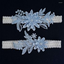 Conjunto de anillos para el muslo de encaje elástico nupcial para mujer para aplicaciones de flores bordadas en azul cielo