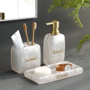 Têtes accessoires de salle de bain blanc perle look de vanité de salle de bain ensemble accessoire de comptoir, distributeur de savon, ensemble de porte-brosses à dents, plateau