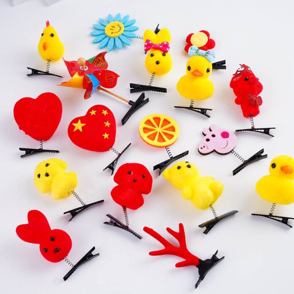 Chapeaux Accessoires cheveux 50PcsLot dessin animé drôle enfants 3D petit canard jaune en peluche épingle à cheveux mode Animal bec de canard pince en gros 230505