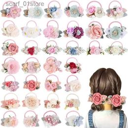 Couvre-chef Accessoires pour cheveux Bandes de cheveux à fleurs élastiques pour filles Porte-queue de cheval Enfants Cravate à cheveux florale Perles de bébé Haiand Headwear Accessoires pour cheveux en caoutchoucL231214