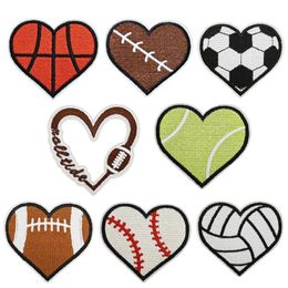 Coeur Basebll Iron sur patchs CHENILLE Sports Basketball Football Football Broidé Patch Applique pour les vêtements décoratifs DIY