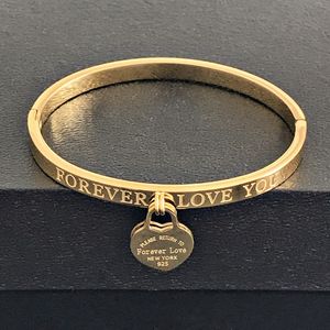 Pulsera de corazón Amor para siempre Dos Brazalete con dije de corazón doble Pulseras de diseño Acero de titanio Chapado en oro de 18 quilates para mujeres Regalos de joyería para novias