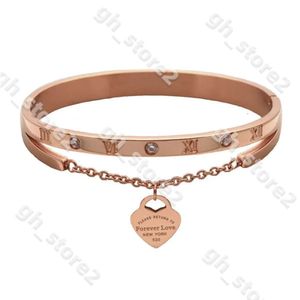 Bracelet du cœur Designer juif pour femmes bracelet doré bracelet de mode bracelet imprimé 18k bracelet en acier inoxydable bracelet concepteur juif coeur 141