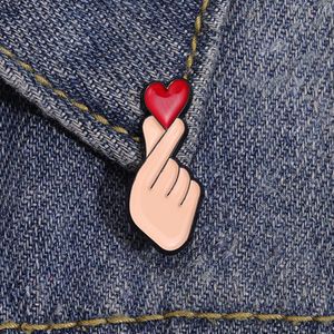 Épingles en émail en forme de cœur pour sacs à dos et jeans, épingles à revers amusantes, broche cadeau de fête