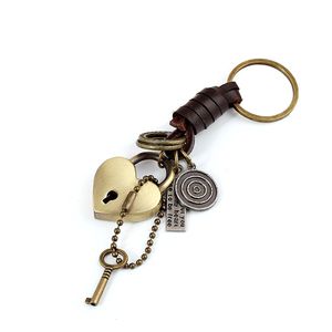 Porte-clés en cuir tissé à la main avec serrure en forme de cœur, pendentif, cadeau de noël
