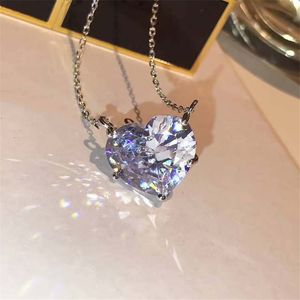 Colliers de pendentif de coeur Love Moisanite 925 Sterling Silver Slewry Jewelry Lab Dimaond Party Mariage Drop Pendant For Women Bridal Gift