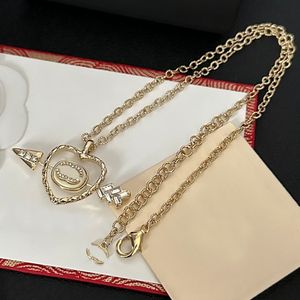 Heart Pearl Diamond Letter Hangers Designer Ketters Kristalketens Choker Brand Pendant Men Dames Hoge textuur Koperen bruiloft Sieraden Accessoires Geschenken
